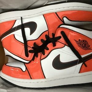 Jordan 1 Mid SE in Turf Orange and Black